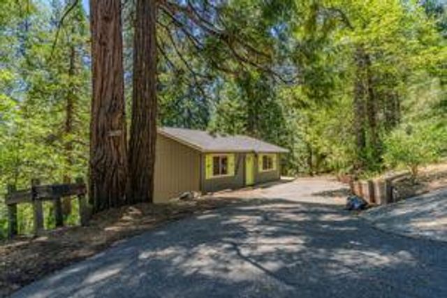 2693 Country Club Dr, Arnold, CA 95223