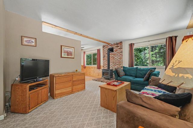 2693 Country Club Dr, Arnold, CA 95223
