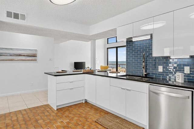 1400 E Ocean Dr 2, Corpus Christi, TX 78404