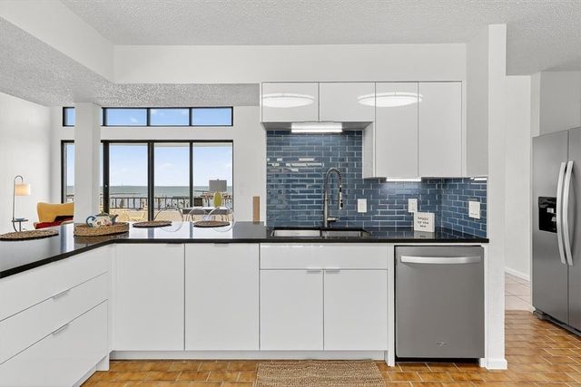 1400 E Ocean Dr 2, Corpus Christi, TX 78404