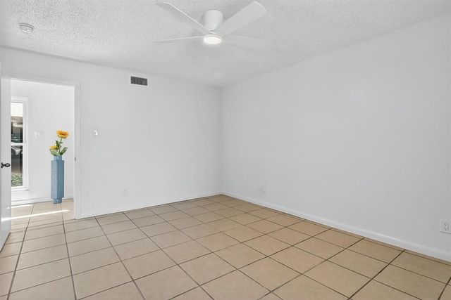 1400 E Ocean Dr 2, Corpus Christi, TX 78404