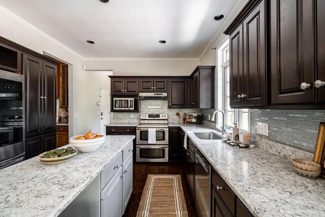 4660 N 145th STREET, Brookfield, WI 53005