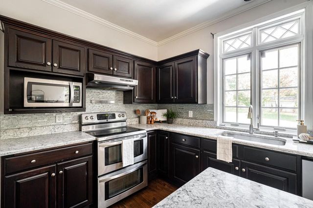4660 N 145th STREET, Brookfield, WI 53005