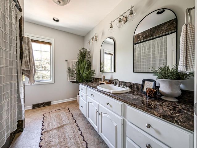 4660 N 145th STREET, Brookfield, WI 53005