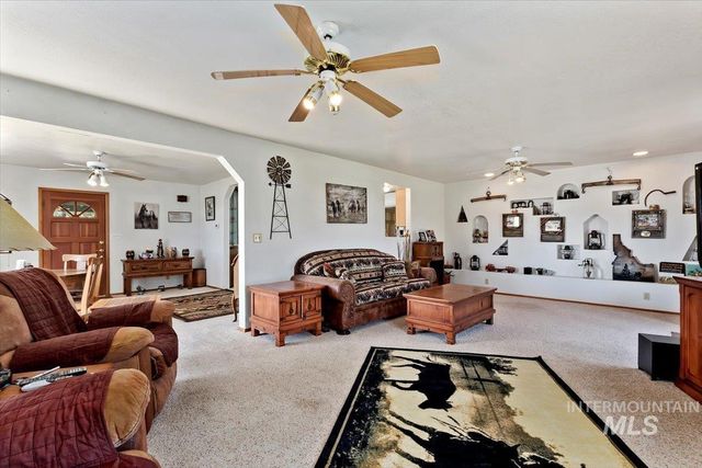 1289 E 2350 S, Bliss, ID 83314