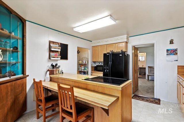 1289 E 2350 S, Bliss, ID 83314