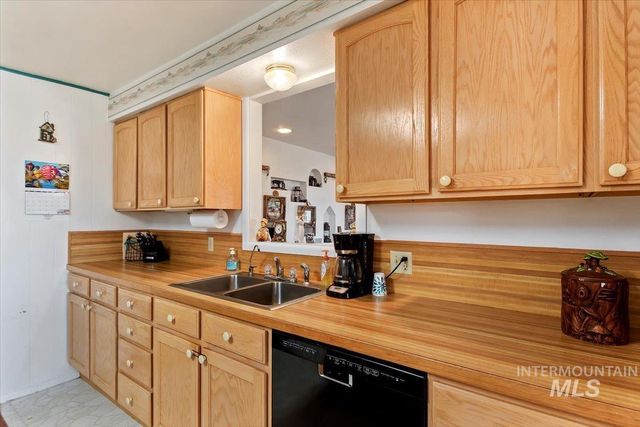 1289 E 2350 S, Bliss, ID 83314