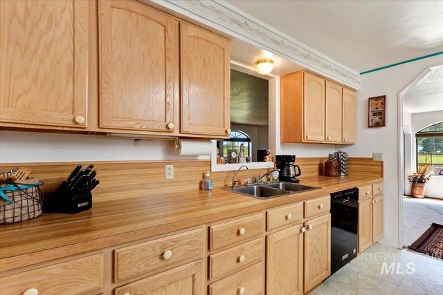 1289 E 2350 S, Bliss, ID 83314