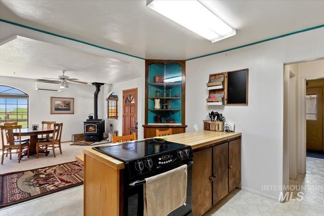 1289 E 2350 S, Bliss, ID 83314