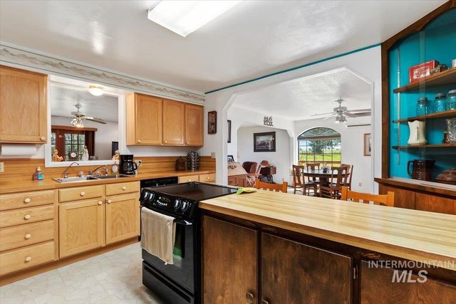 1289 E 2350 S, Bliss, ID 83314