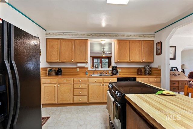 1289 E 2350 S, Bliss, ID 83314