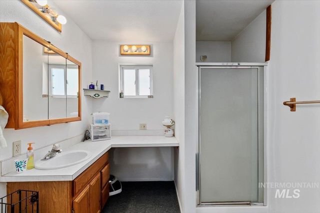 1289 E 2350 S, Bliss, ID 83314