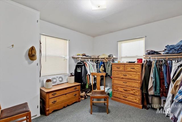 1289 E 2350 S, Bliss, ID 83314