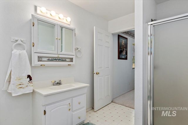 1289 E 2350 S, Bliss, ID 83314