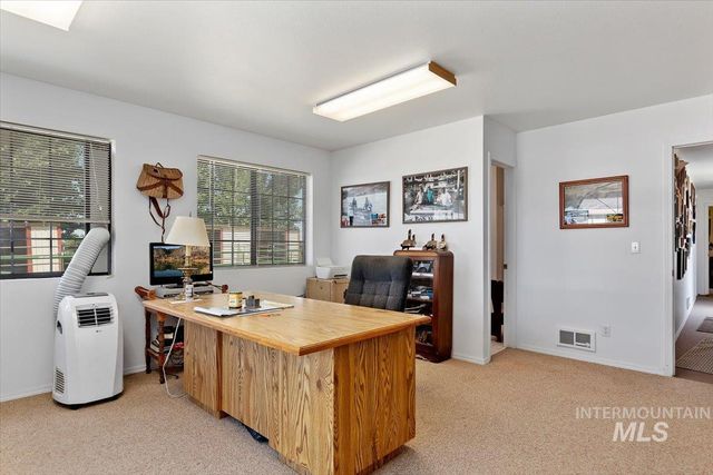1289 E 2350 S, Bliss, ID 83314
