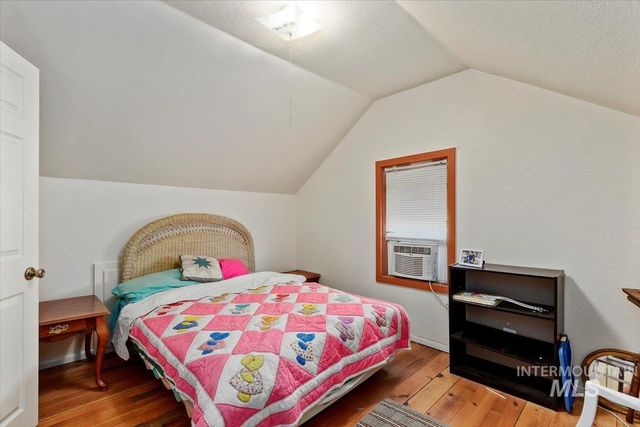 1289 E 2350 S, Bliss, ID 83314