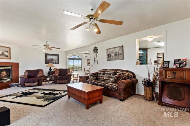 1289 E 2350 S, Bliss, ID 83314