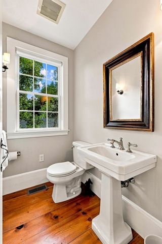 81 Central St, Andover, MA 01810