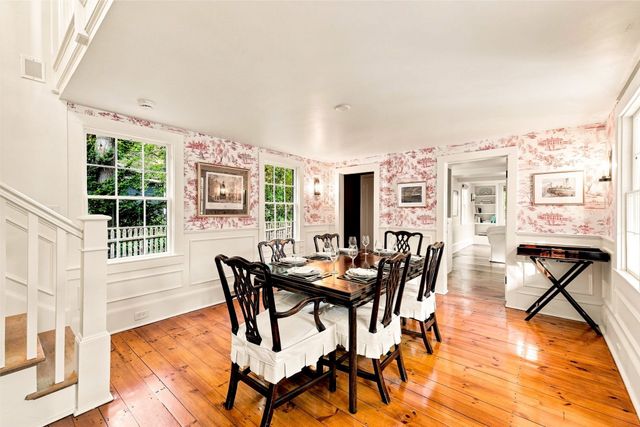 81 Central St, Andover, MA 01810