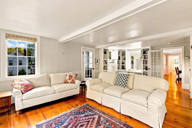 81 Central St, Andover, MA 01810