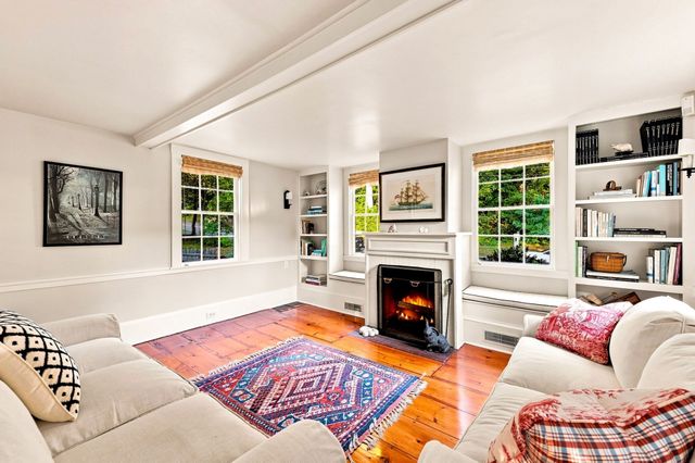 81 Central St, Andover, MA 01810