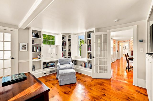 81 Central St, Andover, MA 01810