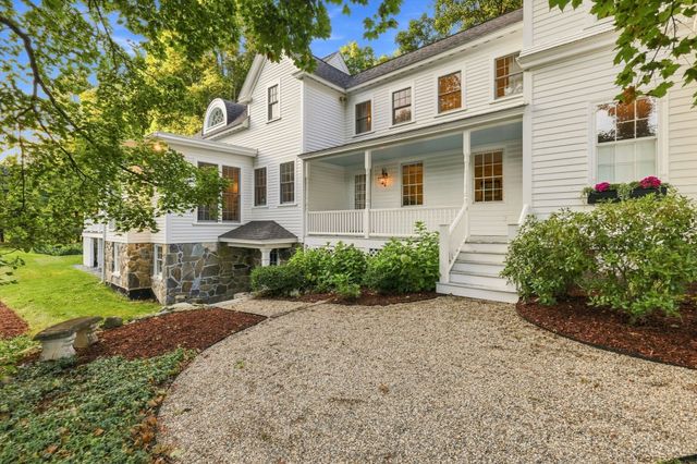 81 Central St, Andover, MA 01810