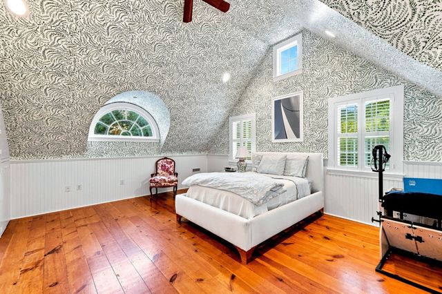 81 Central St, Andover, MA 01810
