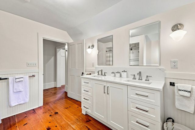 81 Central St, Andover, MA 01810