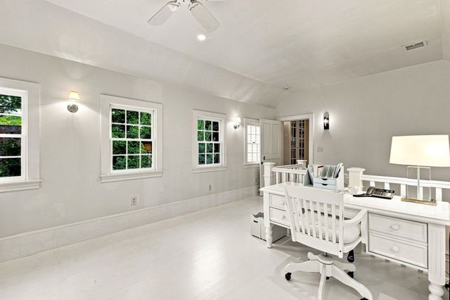 81 Central St, Andover, MA 01810