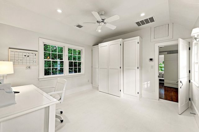 81 Central St, Andover, MA 01810