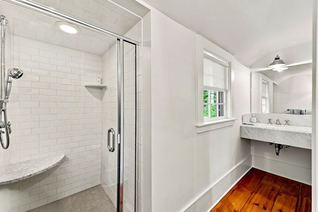 81 Central St, Andover, MA 01810