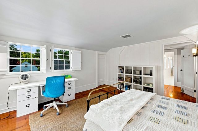 81 Central St, Andover, MA 01810