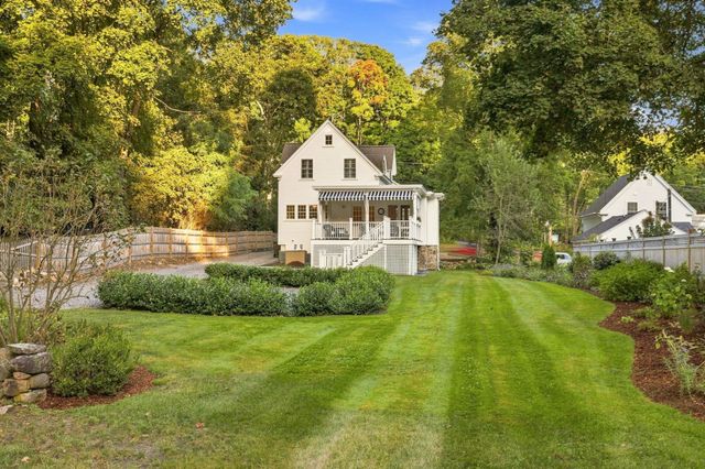 81 Central St, Andover, MA 01810
