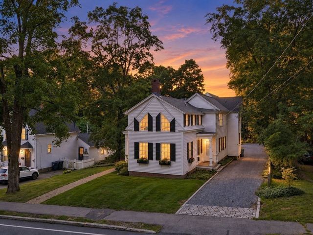 81 Central St, Andover, MA 01810