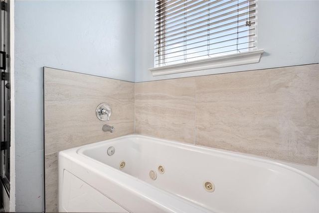 4516 Hunter Boulevard, Oklahoma City, OK 73179