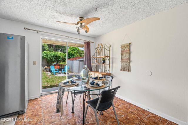 2464 SPOKANE Avenue, Atlantic Beach, FL 32233