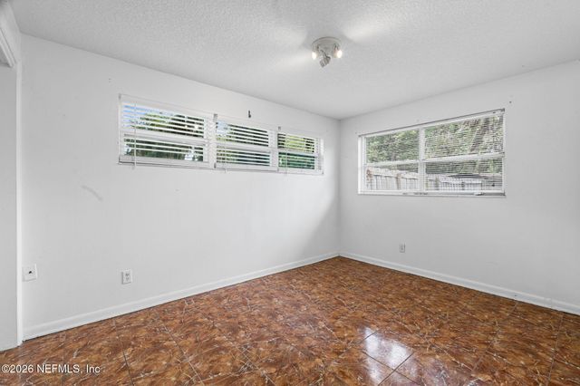 2464 SPOKANE Avenue, Atlantic Beach, FL 32233