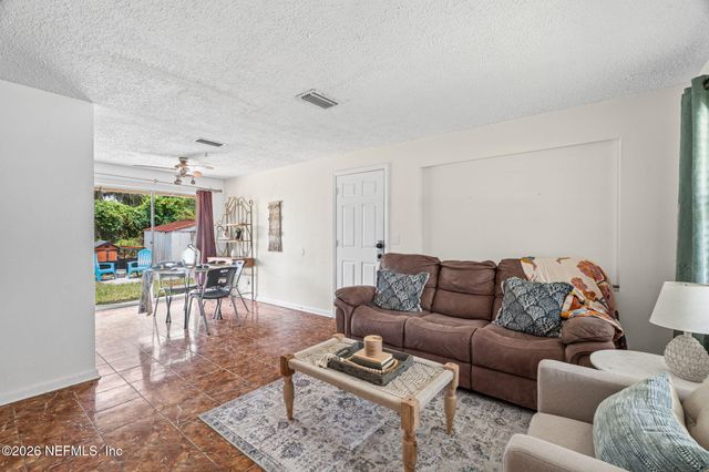 2464 SPOKANE Avenue, Atlantic Beach, FL 32233