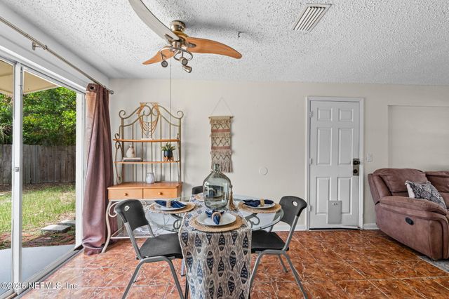 2464 SPOKANE Avenue, Atlantic Beach, FL 32233