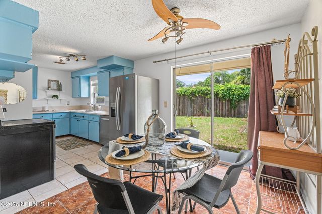 2464 SPOKANE Avenue, Atlantic Beach, FL 32233