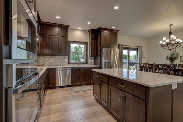 2128 CLOVER FIELD DRIVE, Suamico, WI 54313