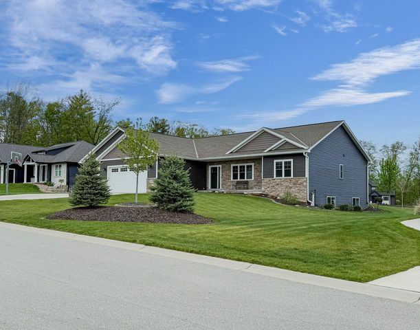 2128 CLOVER FIELD DRIVE, Suamico, WI 54313