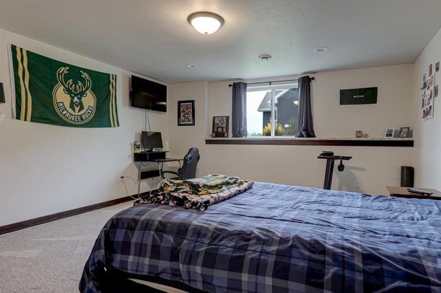 2128 CLOVER FIELD DRIVE, Suamico, WI 54313