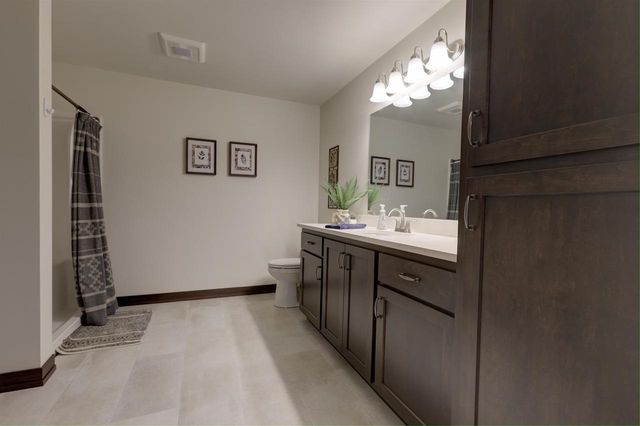 2128 CLOVER FIELD DRIVE, Suamico, WI 54313