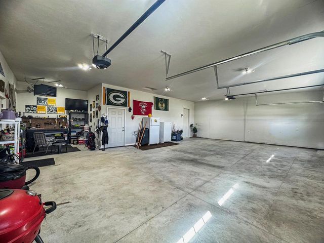 2128 CLOVER FIELD DRIVE, Suamico, WI 54313