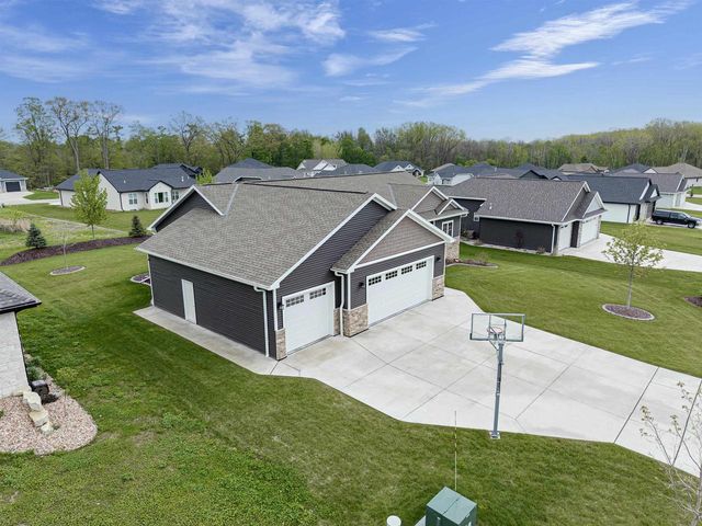 2128 CLOVER FIELD DRIVE, Suamico, WI 54313