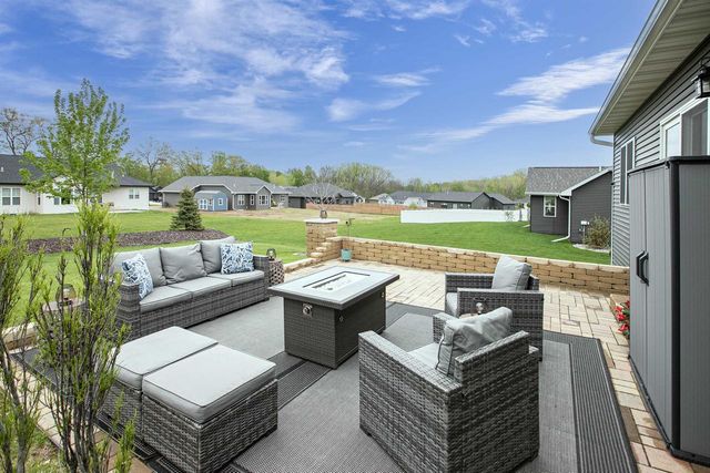 2128 CLOVER FIELD DRIVE, Suamico, WI 54313