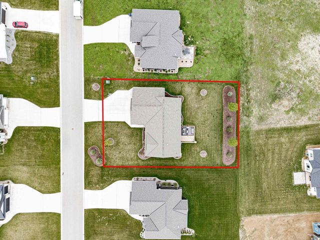 2128 CLOVER FIELD DRIVE, Suamico, WI 54313