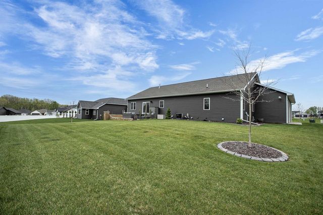 2128 CLOVER FIELD DRIVE, Suamico, WI 54313